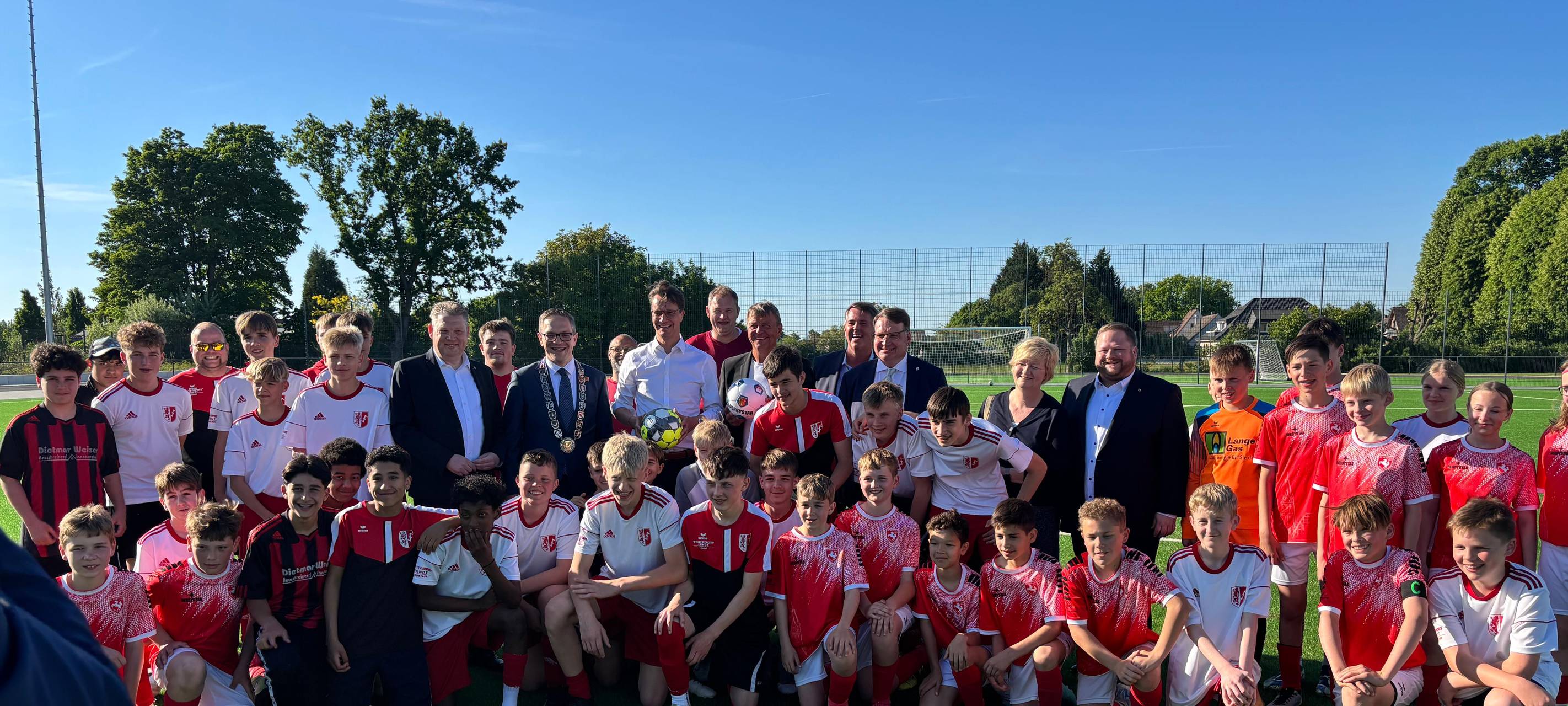 Ministerpräsident Hendrik Wüst ehrt Ehrenamt in Erwitte