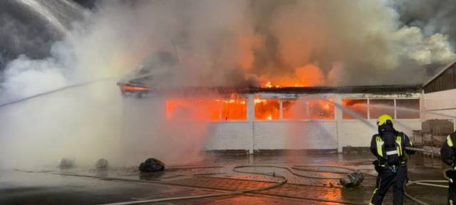 Lagerhalle in Rüthen in Brand