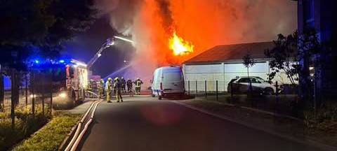 Lagerhalle in Rüthen in Brand