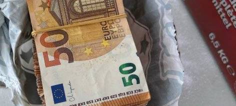 Zoll findet 50.000 Euro in Waschmittelkarton