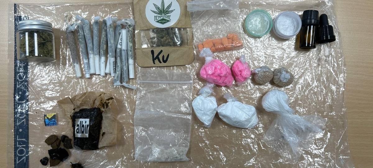 Zoll findet Drogenmix bei Kontrolle auf A44