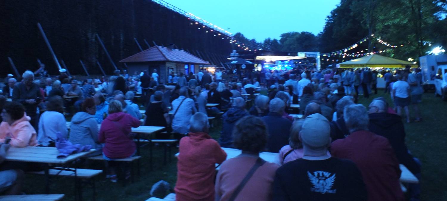 Lichter, Musik & Genuss: Lampionfest Bad Westernkotten 2025