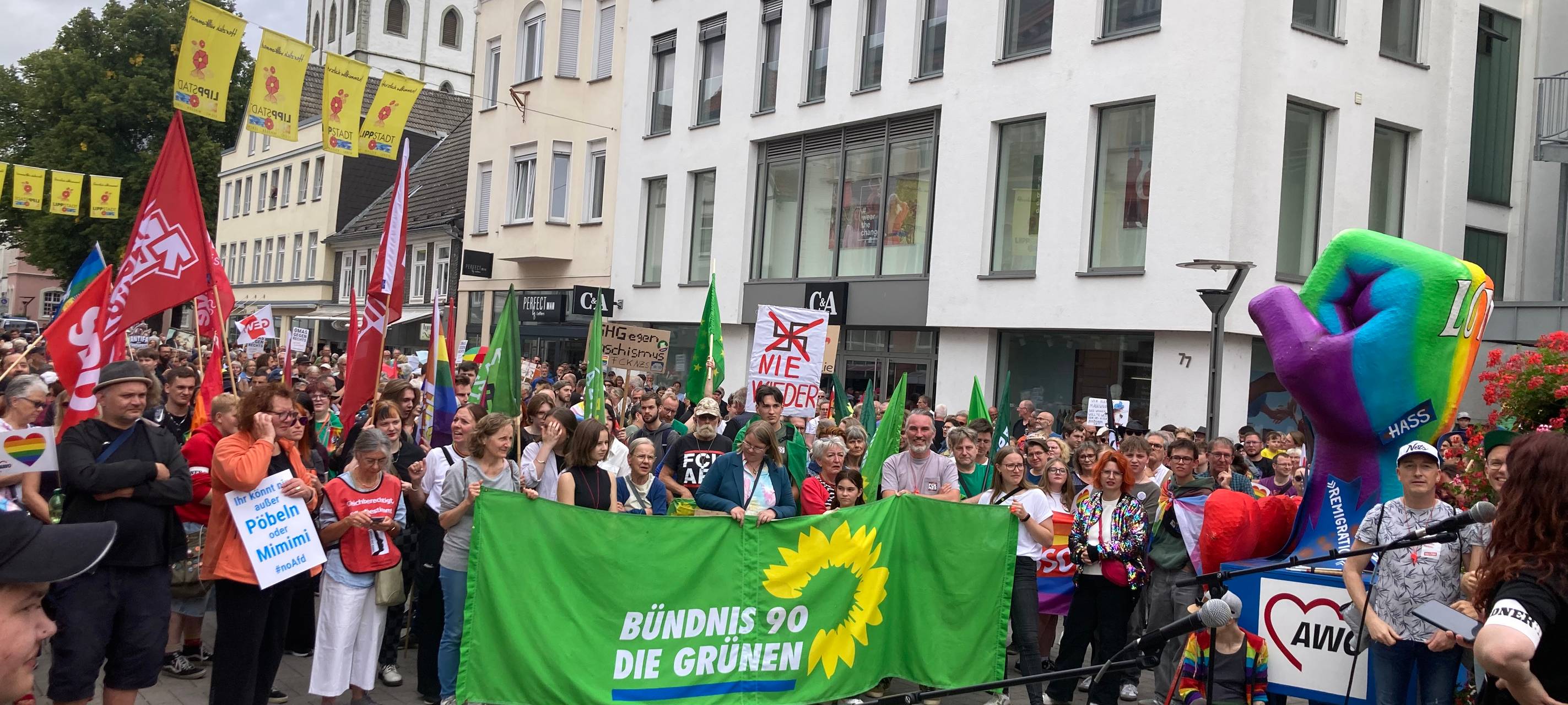 AfD-Kundgebung und Gegenprotest in Lippstadt