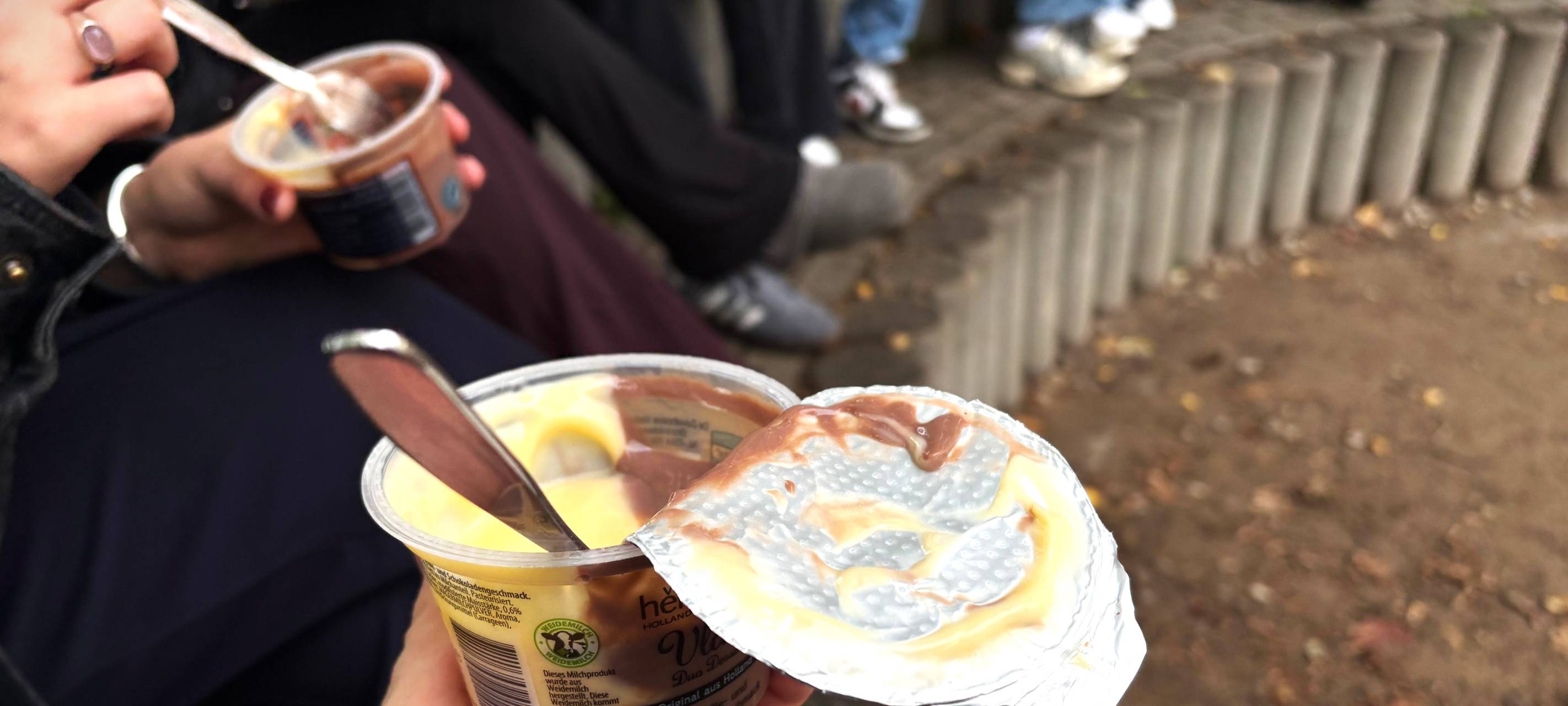 "Voll geil hier": Pudding-mit-Gabel-Treffen in Soest