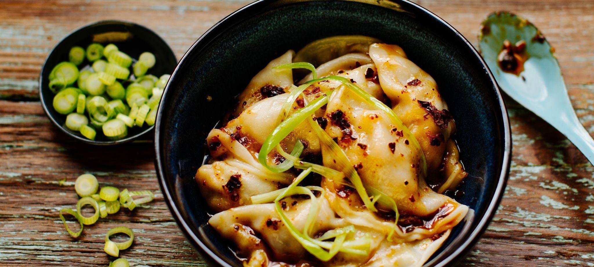 Wantan-Teigtaschen mit Chili-Öl