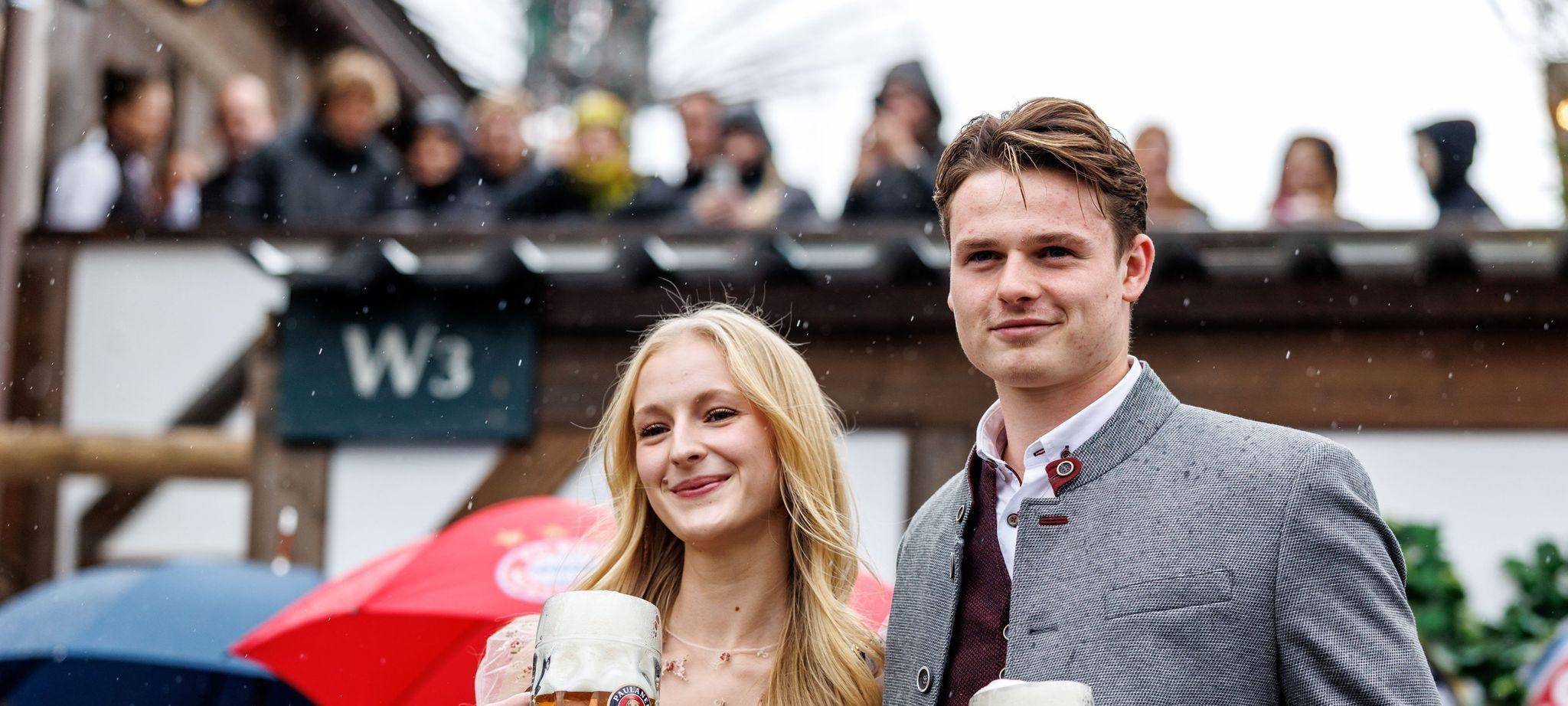 Besuch des FC Bayern München auf dem Oktoberfest