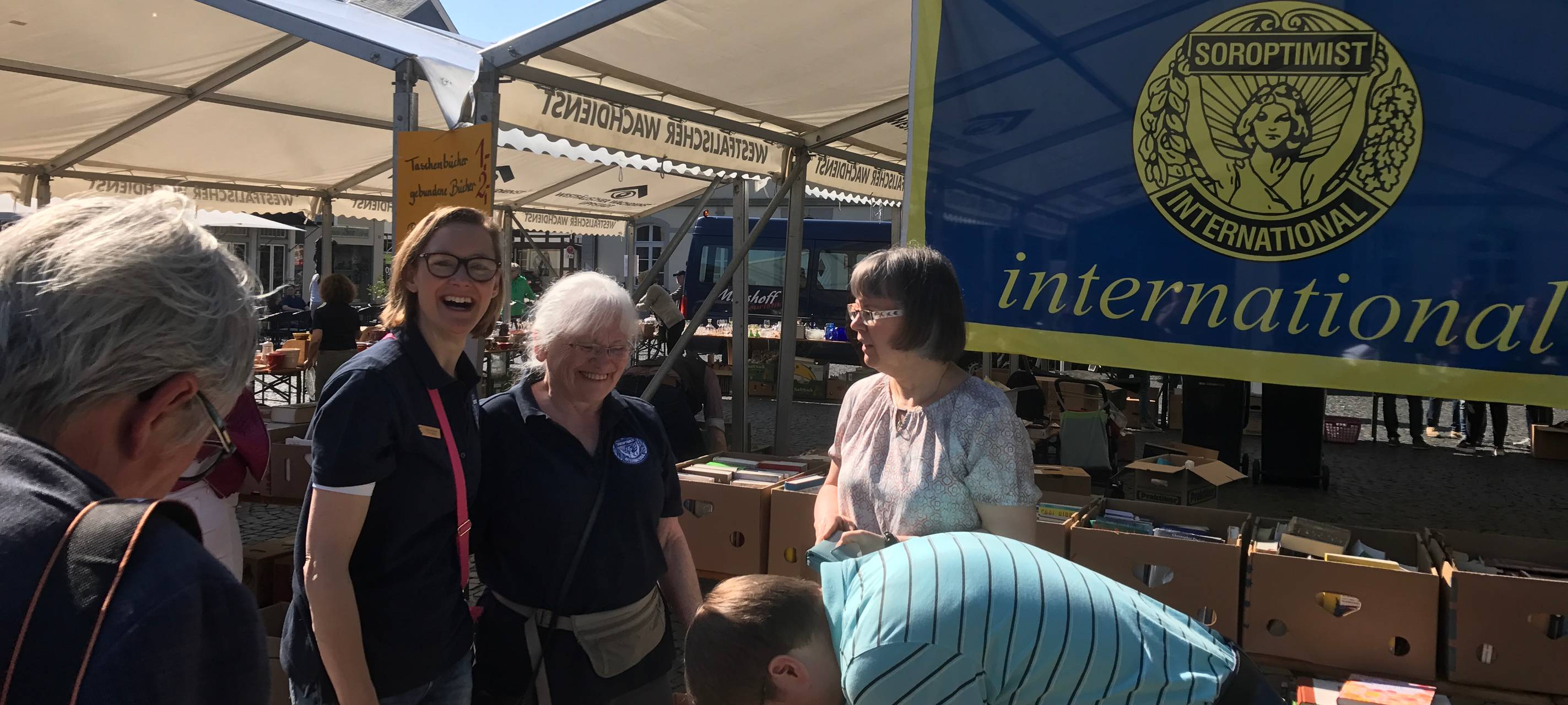 Flohmarkt mit Pfiff "Klönen-Stöbern-Kaufen"