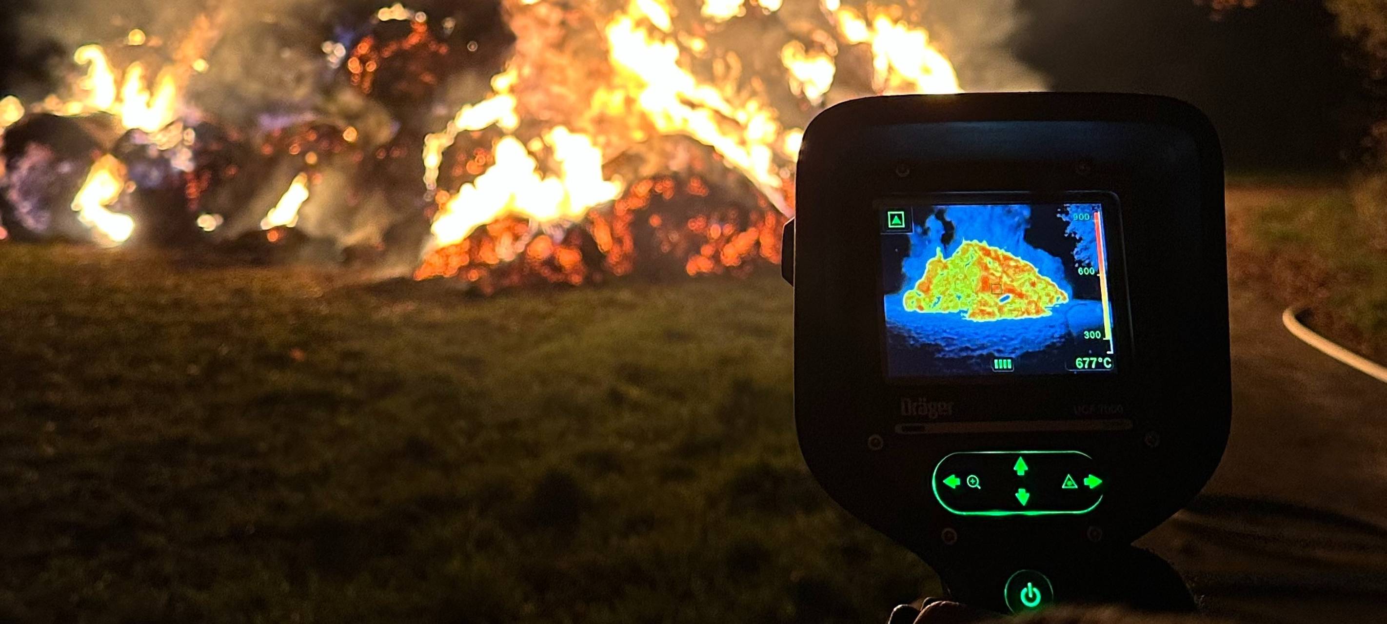 Brand in Anröchte: 270 Strohballen in Flammen