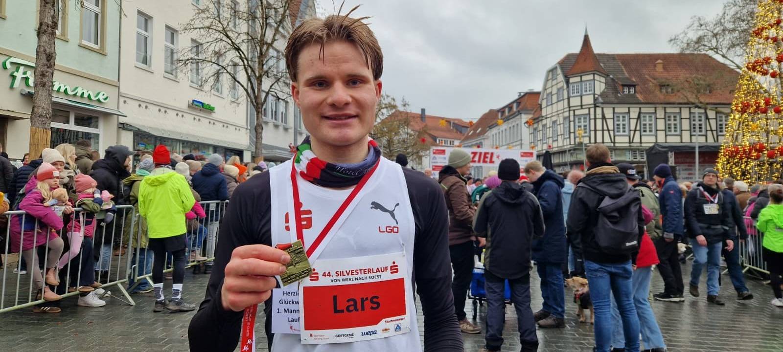 44. Sparkassen-Silvesterlauf: Teilnehmerrekord und Heimsieg