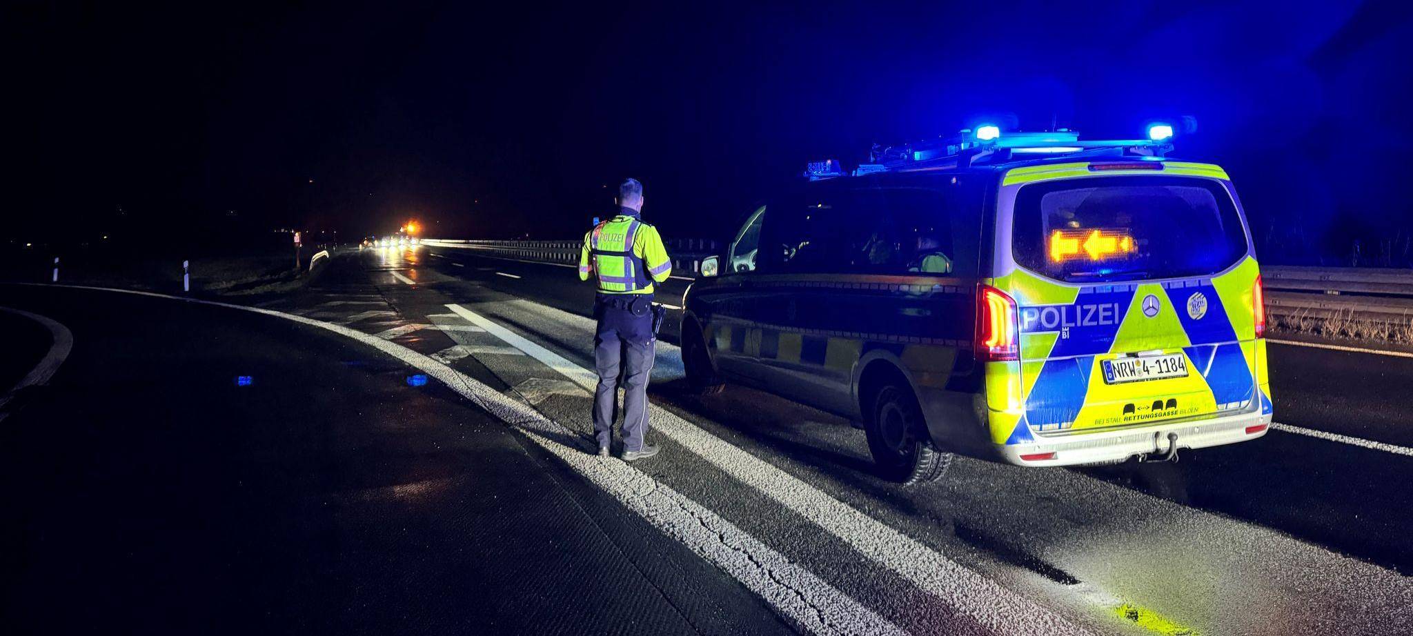 Unfallserie auf der A44 - Tote und Verletzte