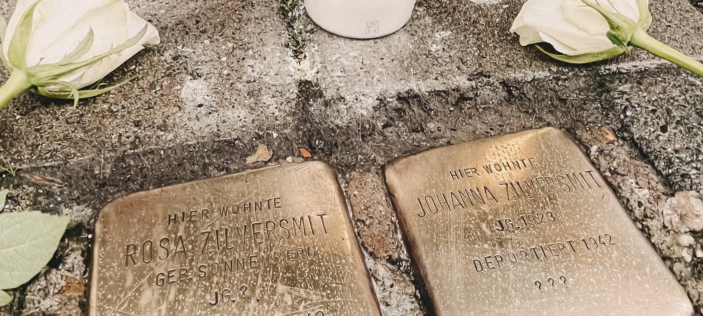 Schüler putzen Stolpersteine in Soest