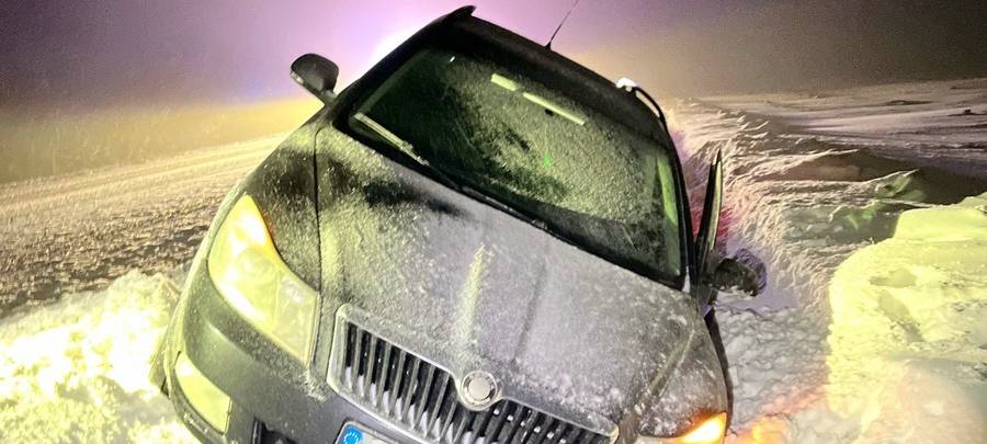 Rüthen: Verfolgungsfahrt endet auf Gartenhütte