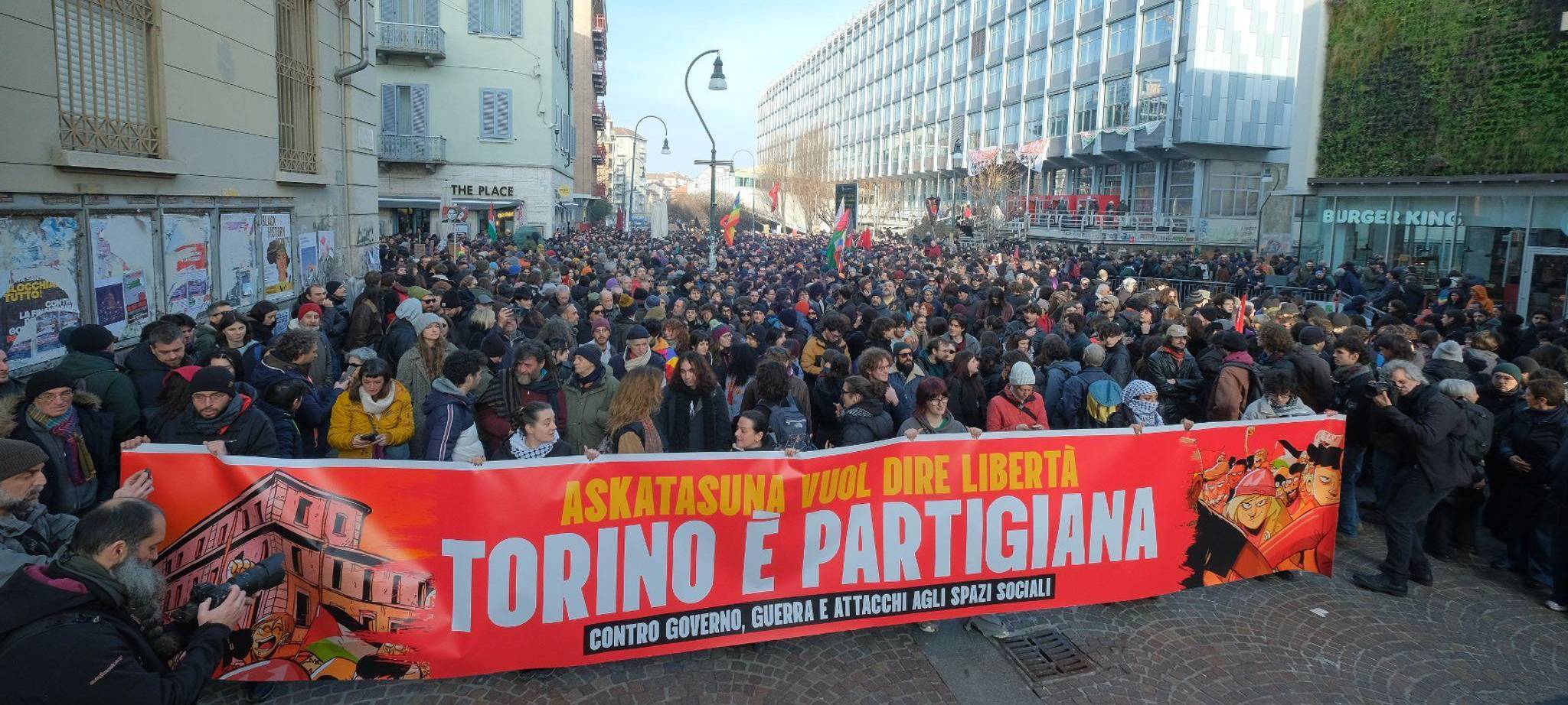Demonstration gegen Räumung des Turiner Zentrums Askatasuna