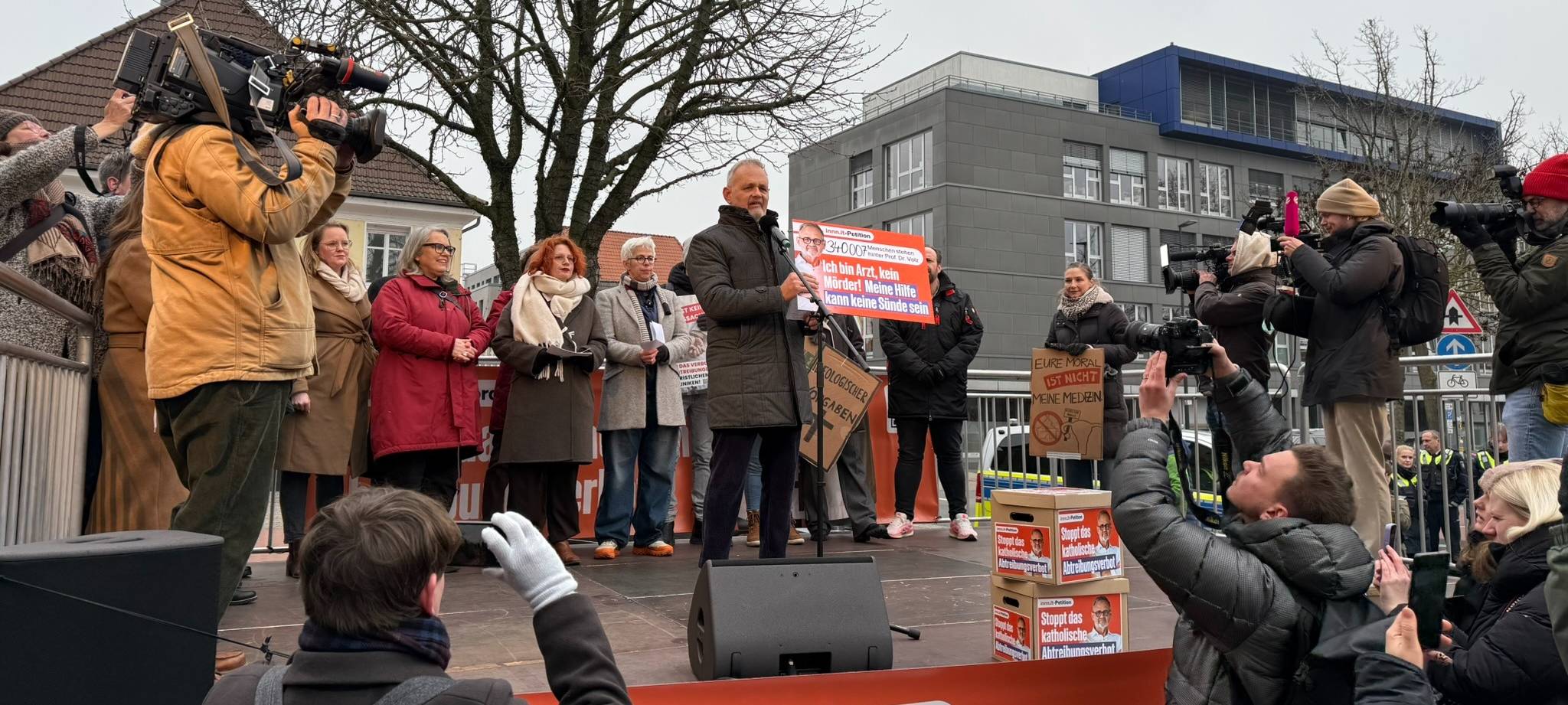Demo vor Berufung gegen Abtreibungsverbot