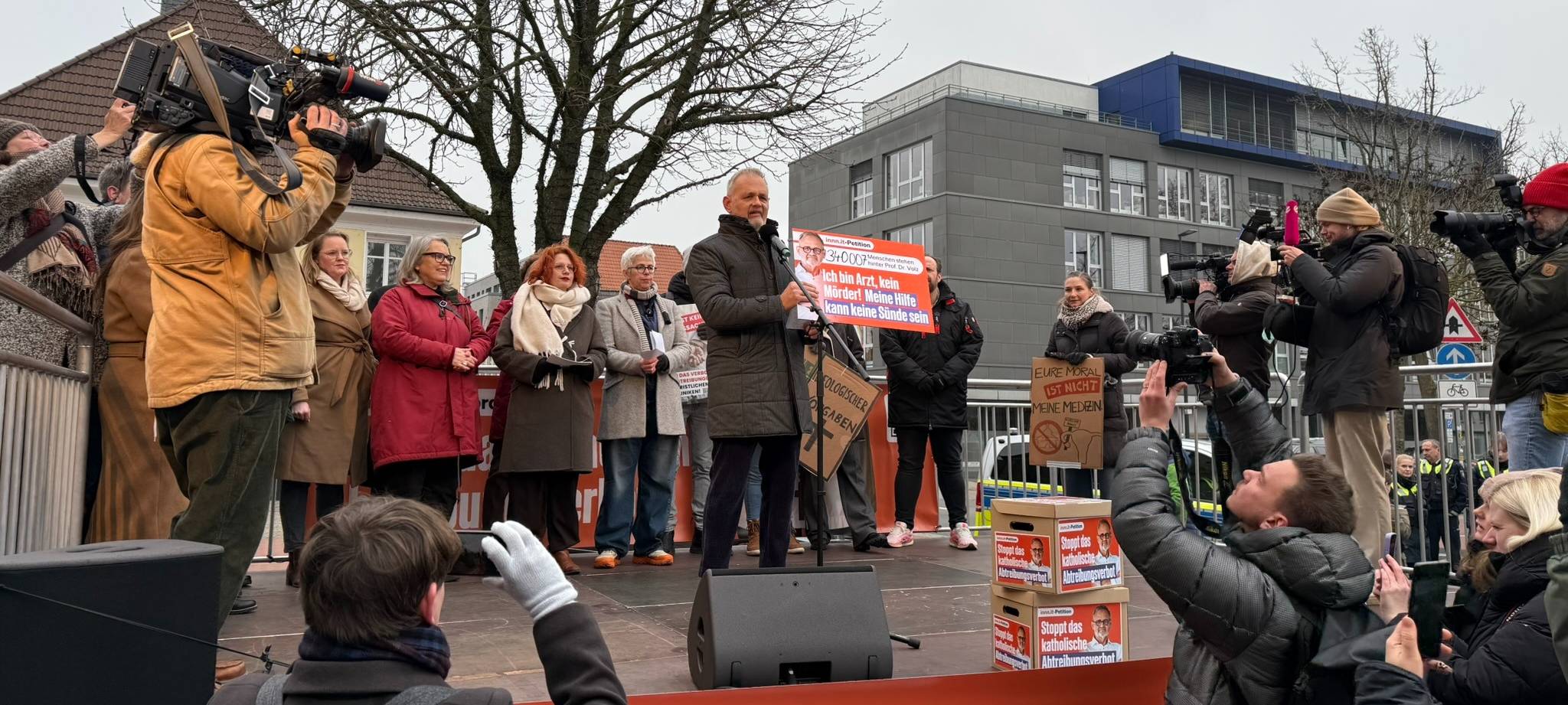 Demo vor Berufung gegen Abtreibungsverbot