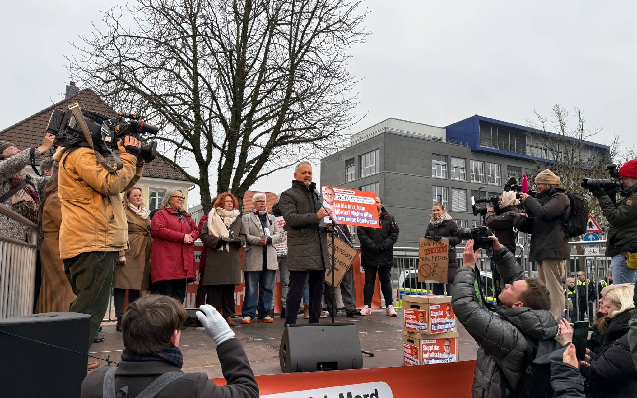 Demo vor Berufung gegen Abtreibungsverbot