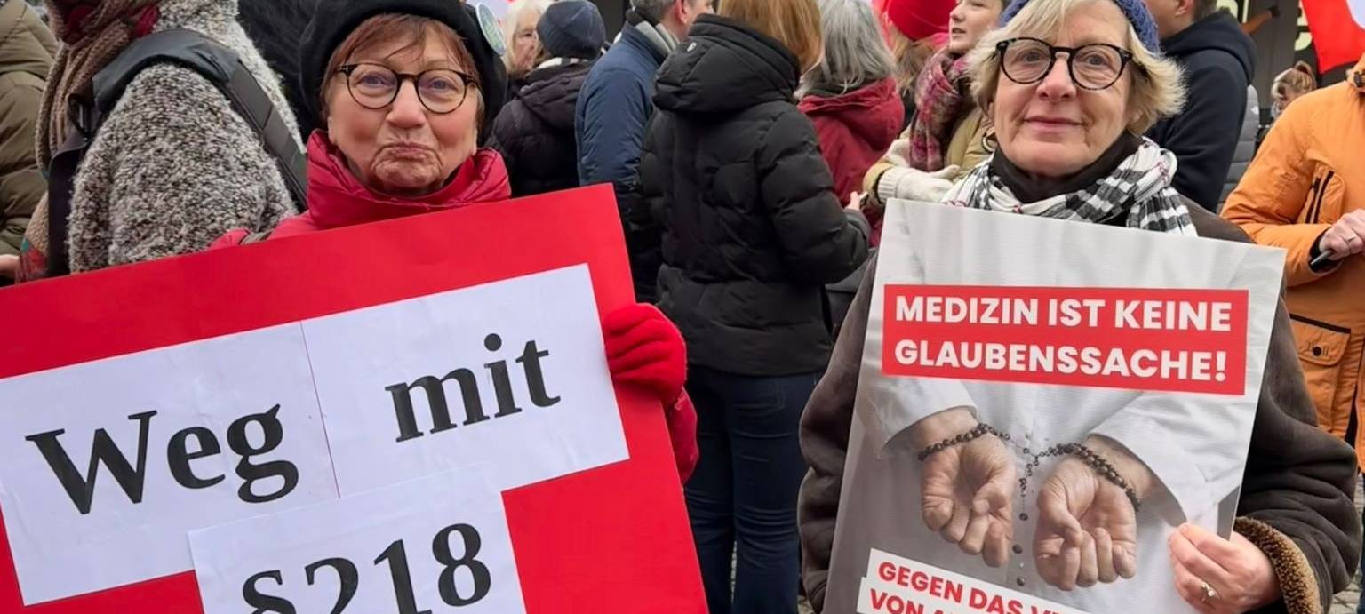 Demo vor Berufung gegen Abtreibungsverbot