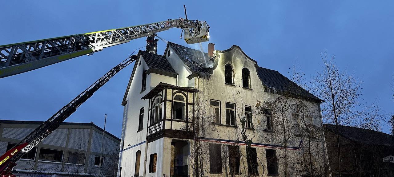 Dachstuhlbrand in Soest: Feuer erfolgreich gelöscht