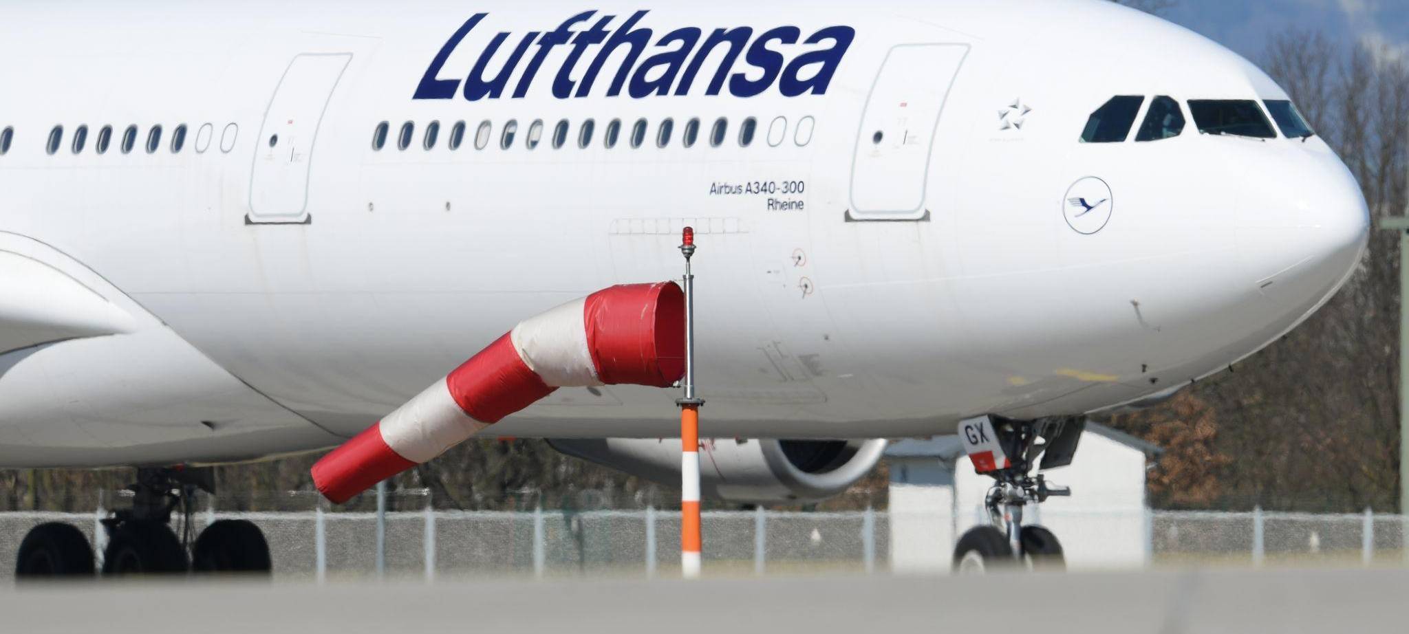 Airbus A340 am Flughafen Frankfurt am Main