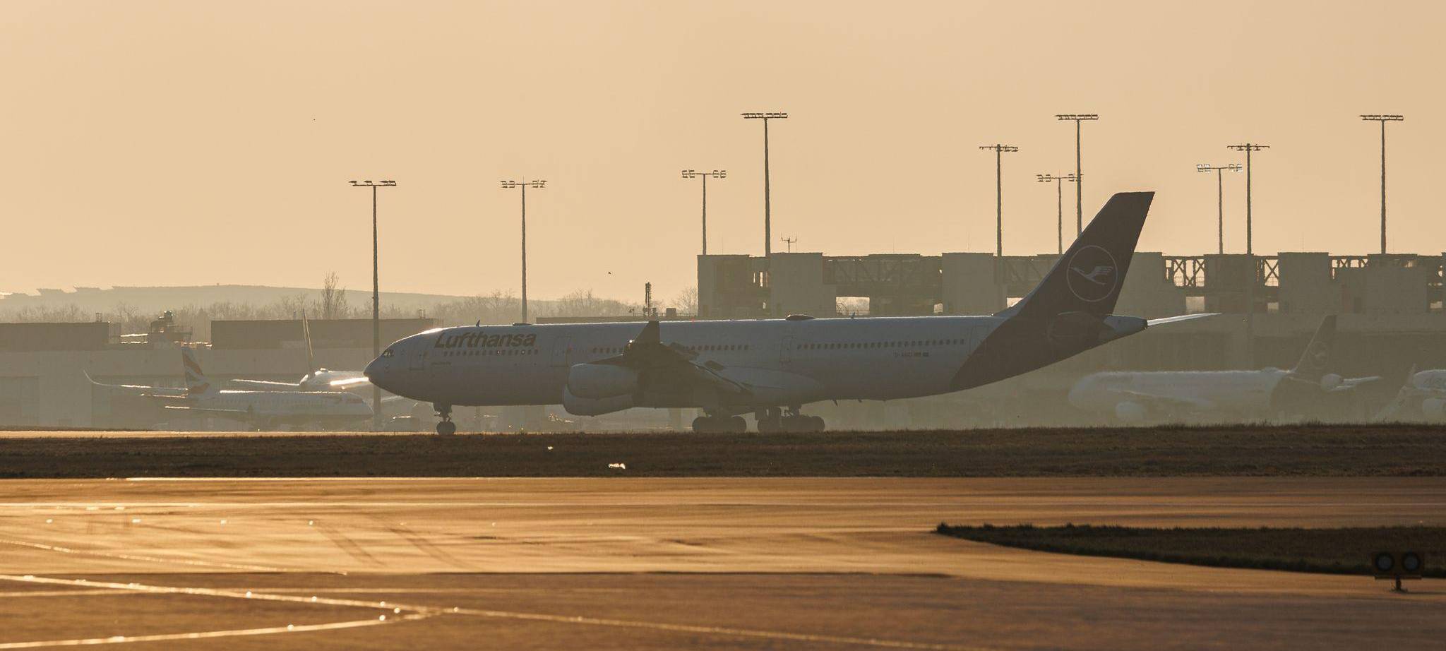 Iran-Krieg - Erster Evakuierungsflug aus Oman