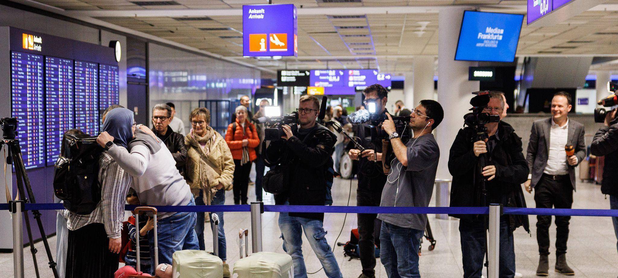 Iran-Krieg - Erster Evakuierungsflug aus Oman