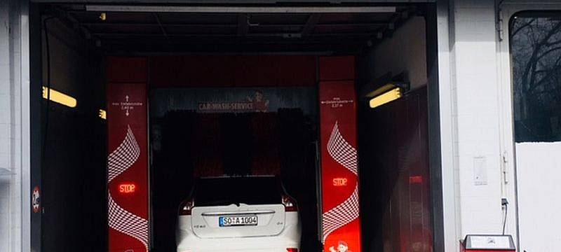 Saharastaub liegt auf unseren Autos