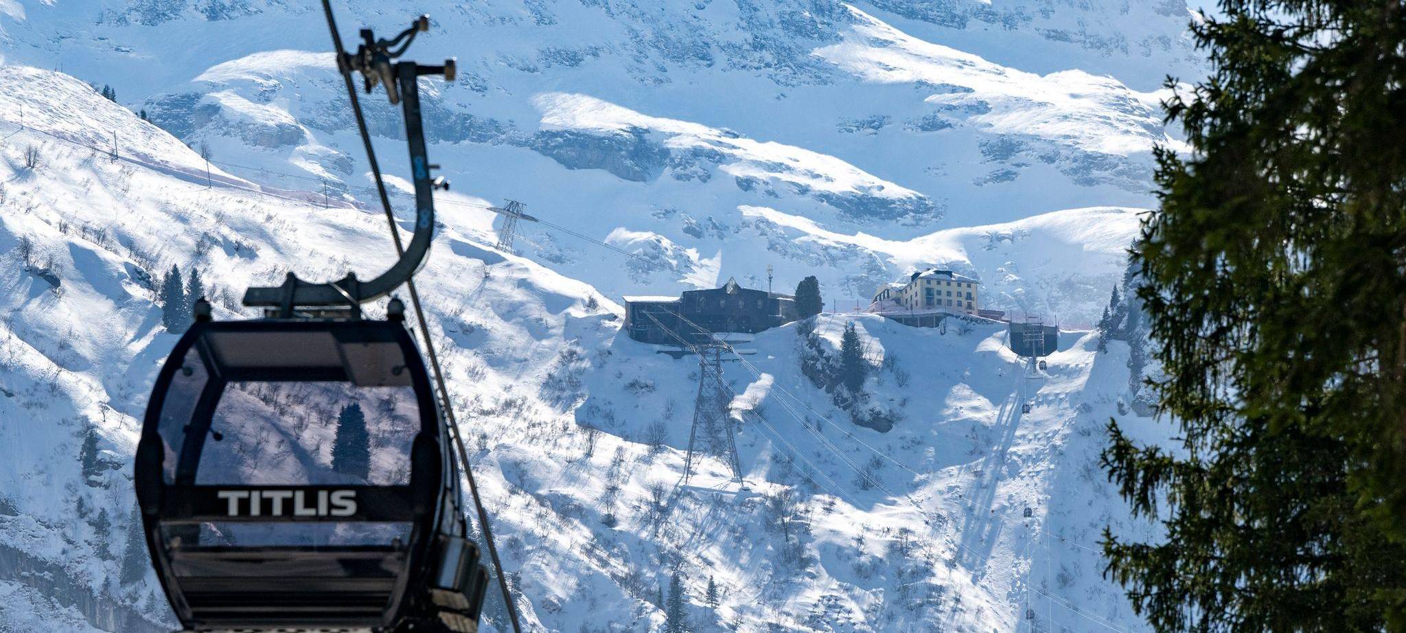 Gondel in Schweizer Skigebiet abgestürzt