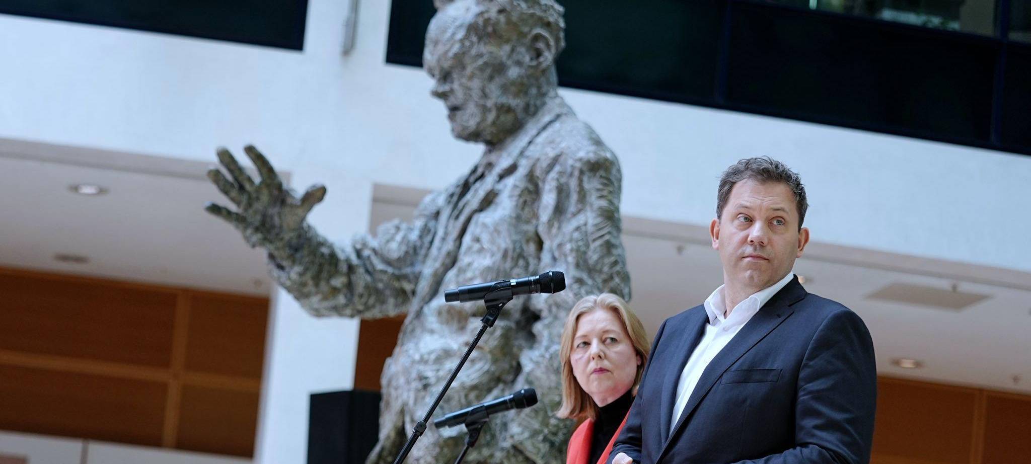 Gremiensitzungen und Statements der Bundesparteien