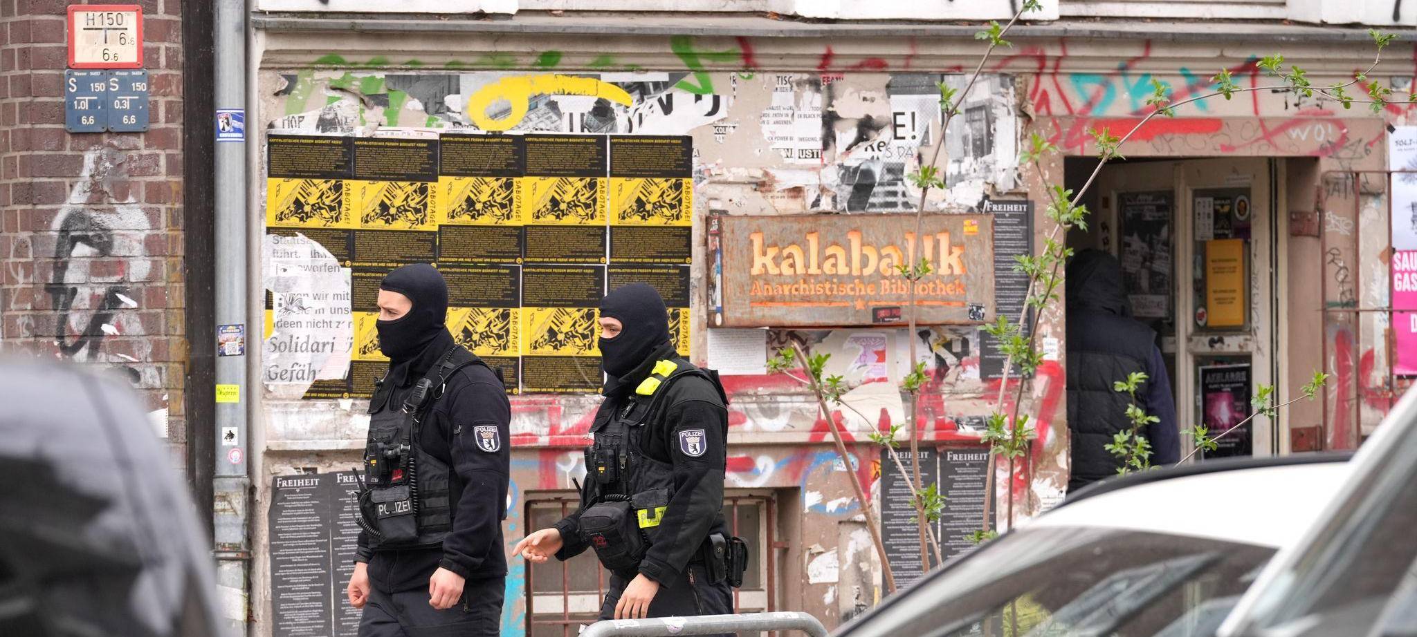 Razzia nach Anschlag auf Strommast im September in Berlin