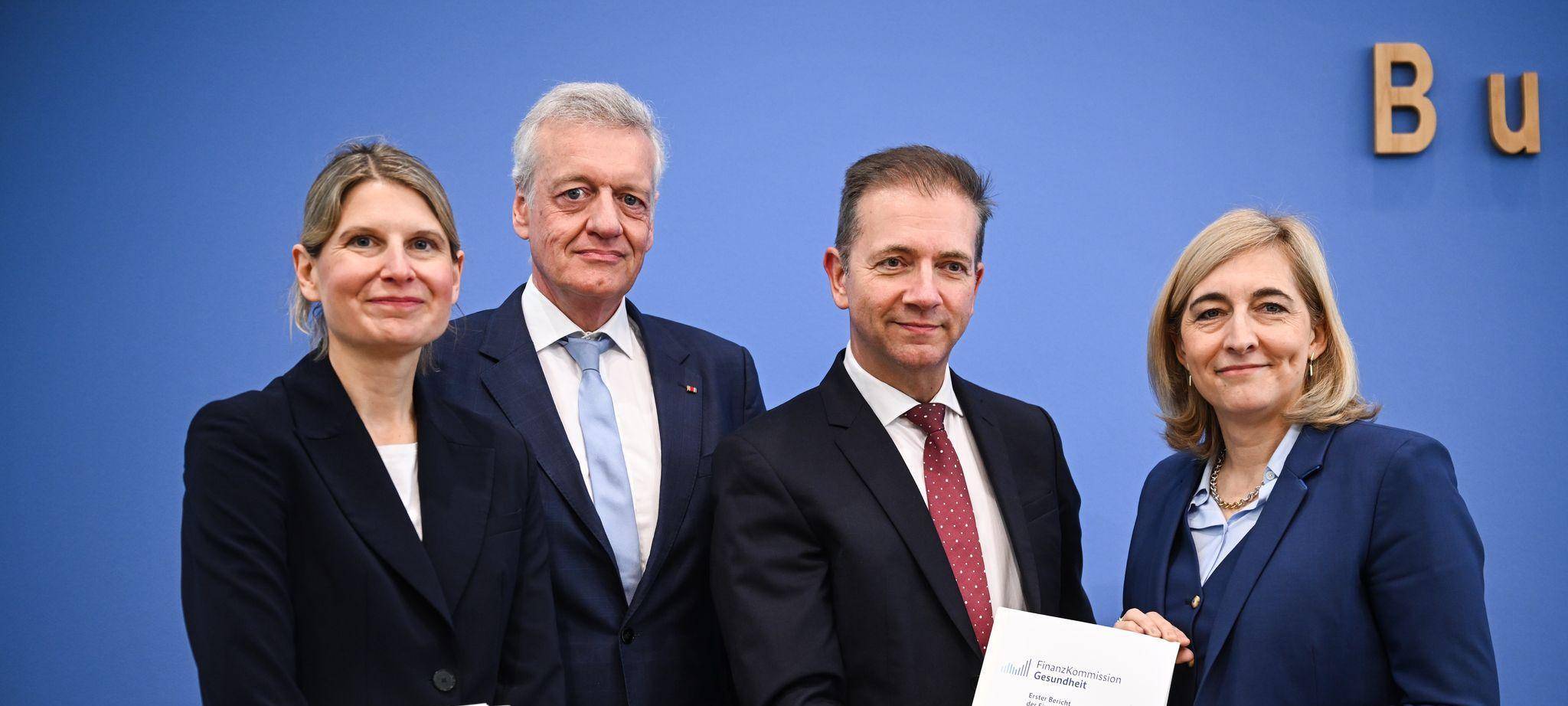 Pressekonferenz von Bundesgesundheitsministerin Warken