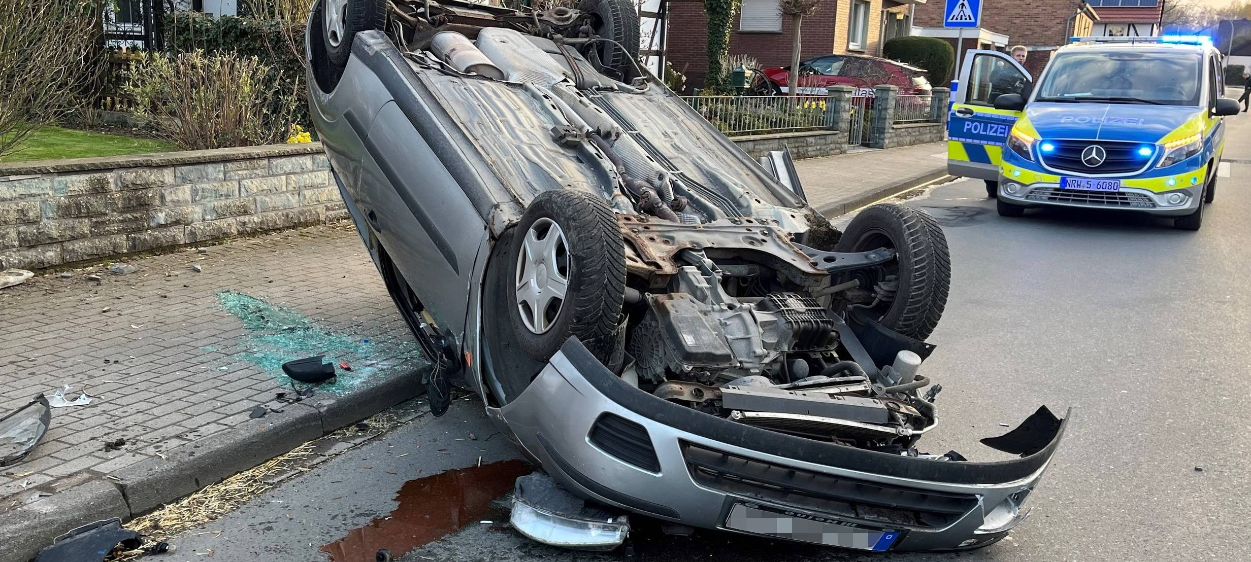 Flucht vor Polizei: Unfall in Störmede
