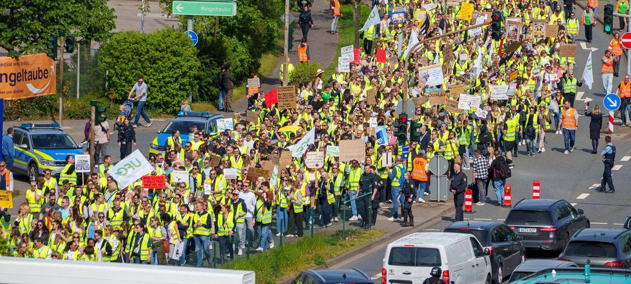 Festakt 100 Jahre Lufthansa und Streik des Kabinenpersonals