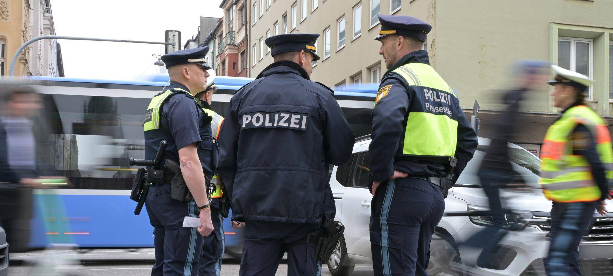 Großeinsatz der Polizei und Zoll in München
