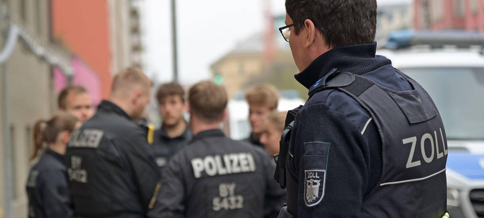 Großeinsatz der Polizei und Zoll in München