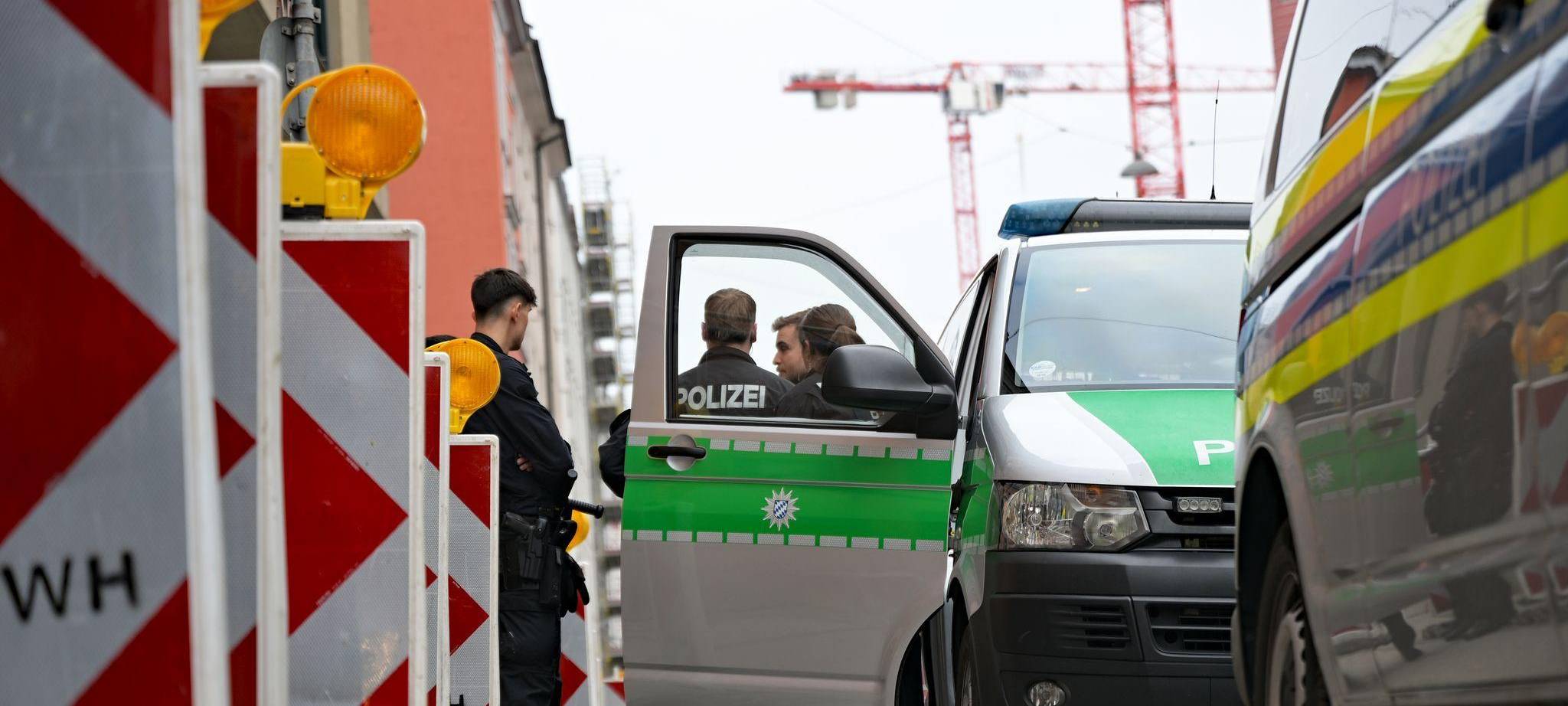 Großeinsatz der Polizei und Zoll in München