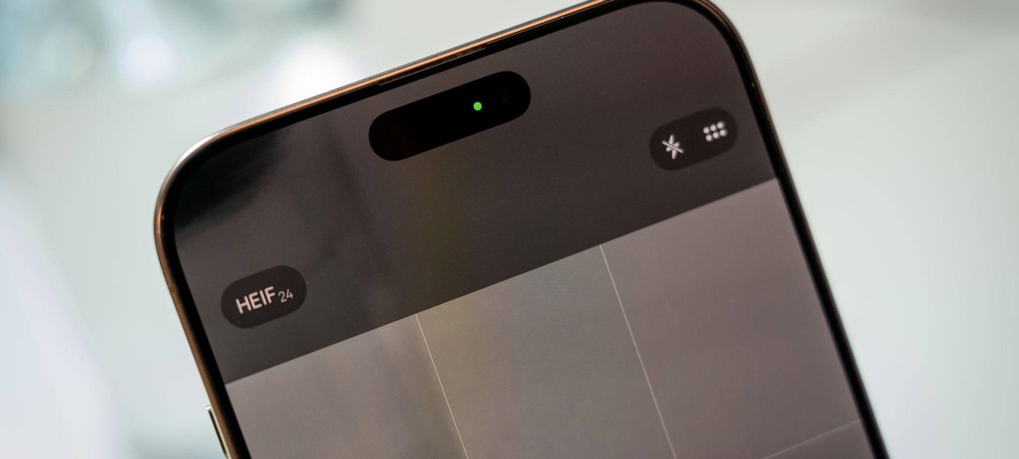 Eine grüne Statusanzeige eines iPhones