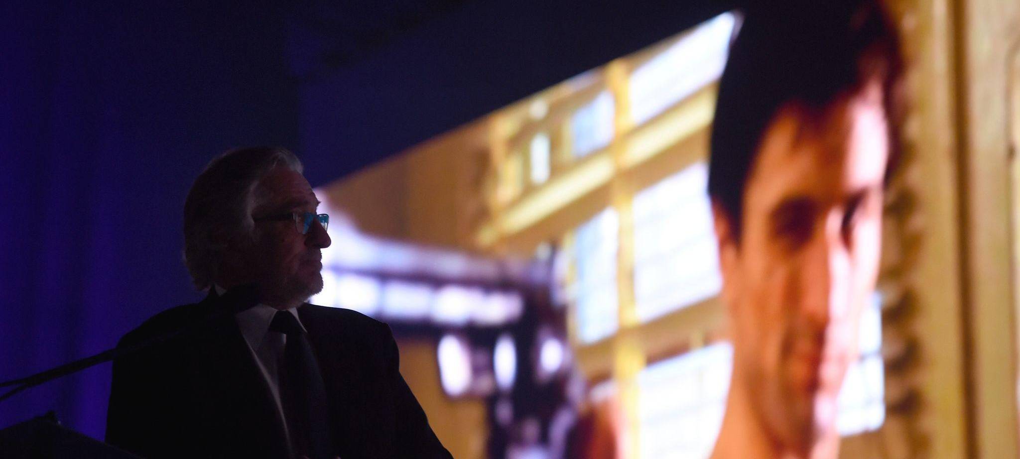 Robert De Niro und eine Szene aus dem Film "Taxi Driver"