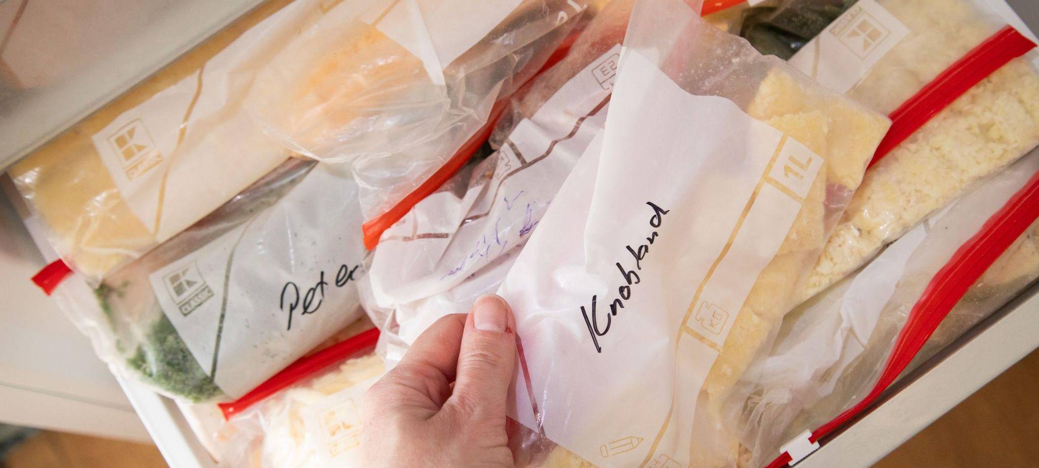 Portionierter Knoblauch in einem Gefrierbeutel