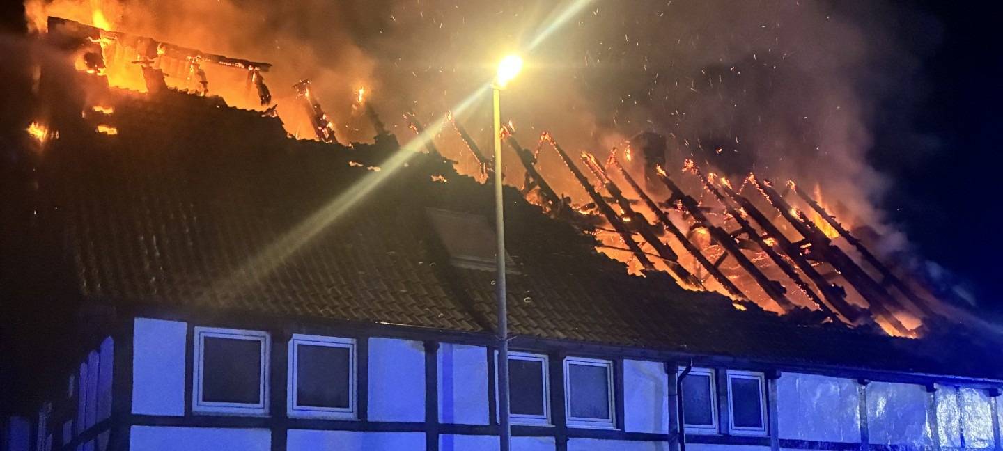 Brand in Geseke-Mönnighausen: Gasthof in Flammen