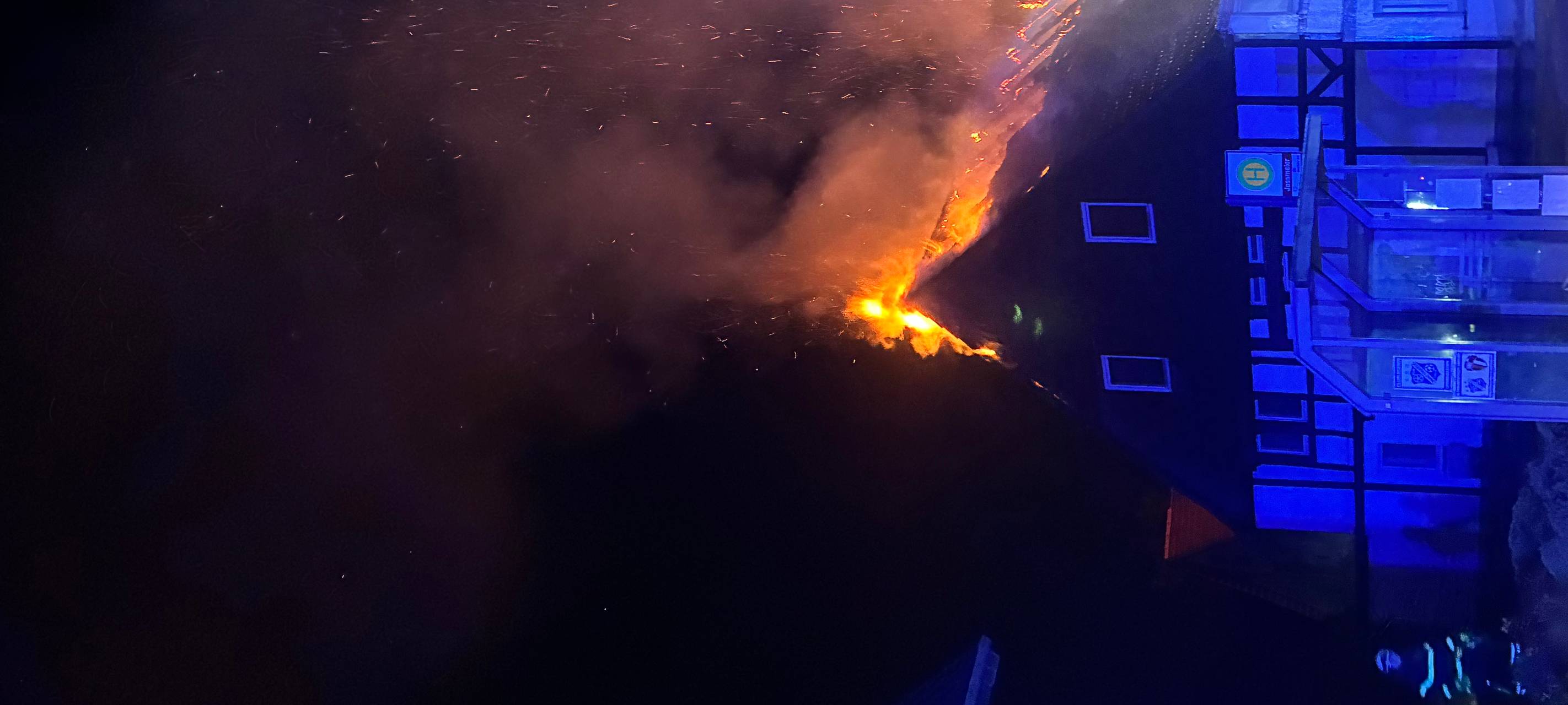 Brand in Geseke-Mönnighausen: Gasthof in Flammen