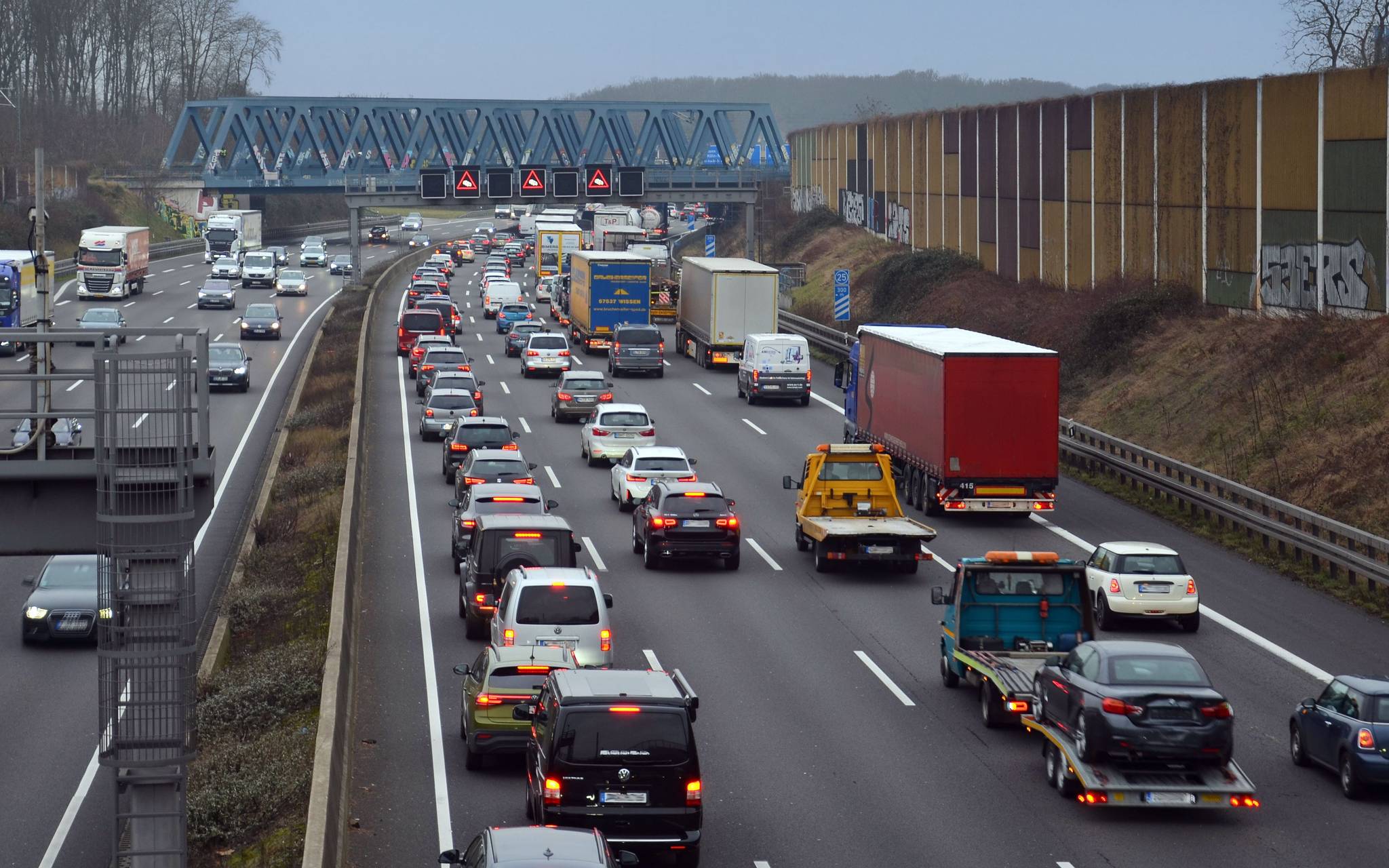 ADAC warnt vor Staus zum 1.-Mai-Wochenende