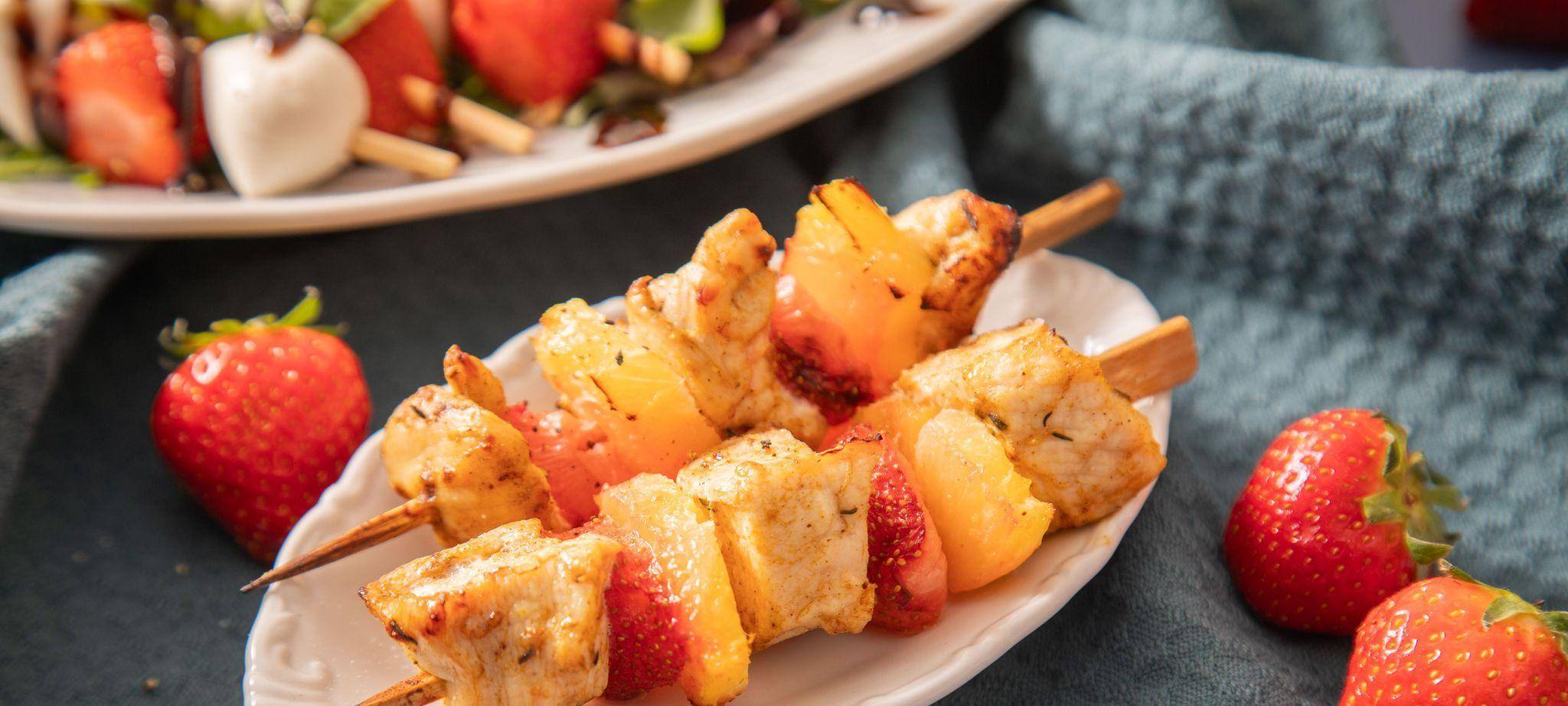Hühnerbrust-Erdbeer-Ananas-Spieße