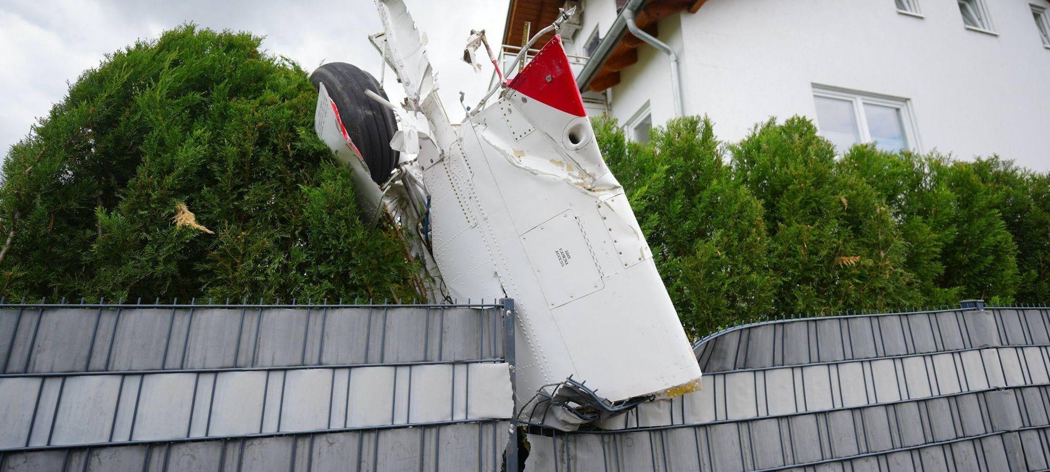 Absturz eines Kleinflugzeuges in ein Wohngebiet