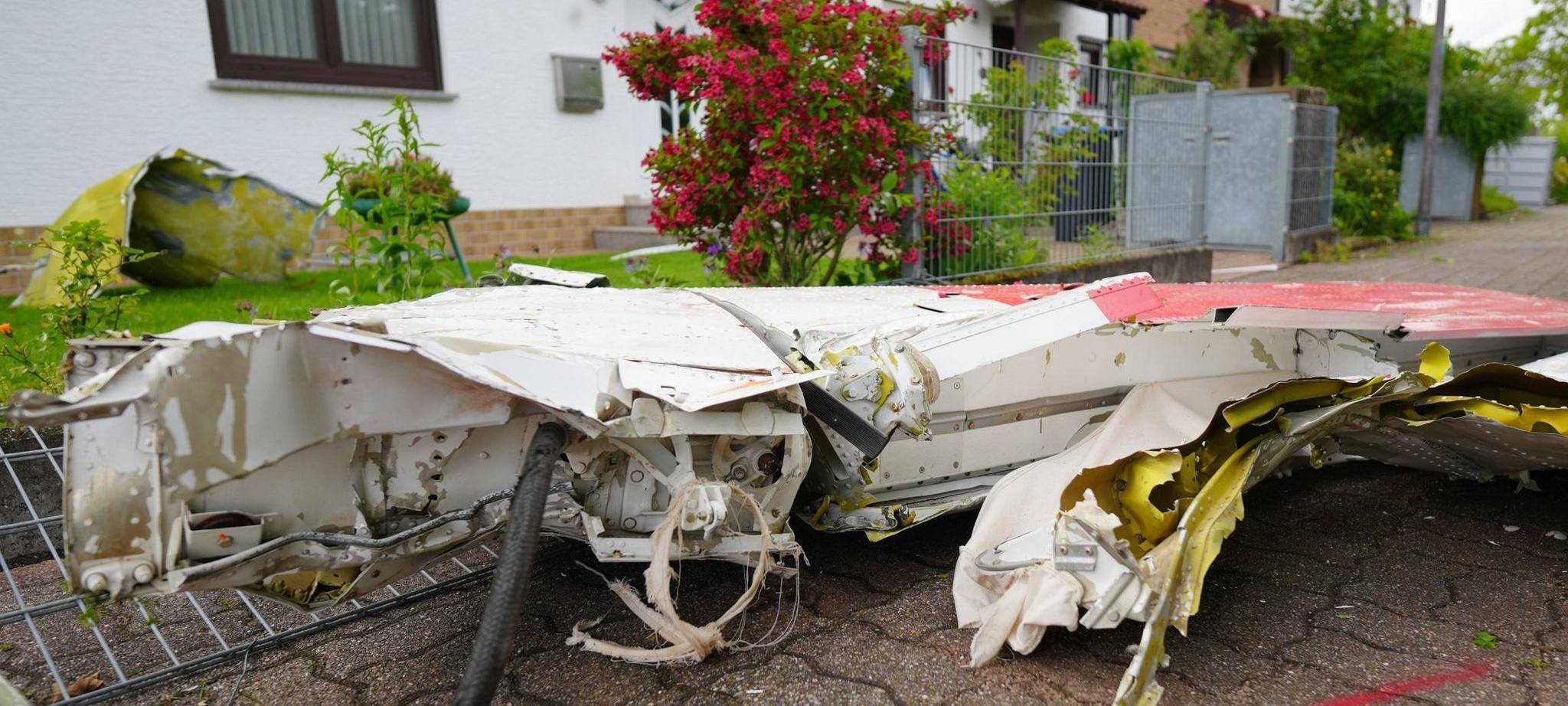 Absturz eines Kleinflugzeuges in ein Wohngebiet
