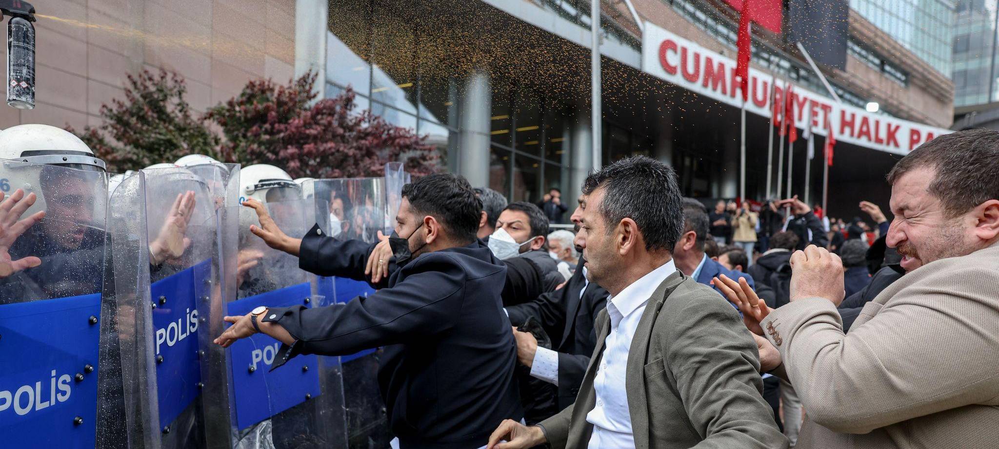 Türkei geht gegen Opposition vor