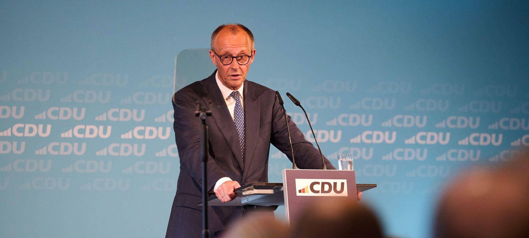 Bundeskanzler Merz beim Jubiläum des Neheim-Hüstener Programms