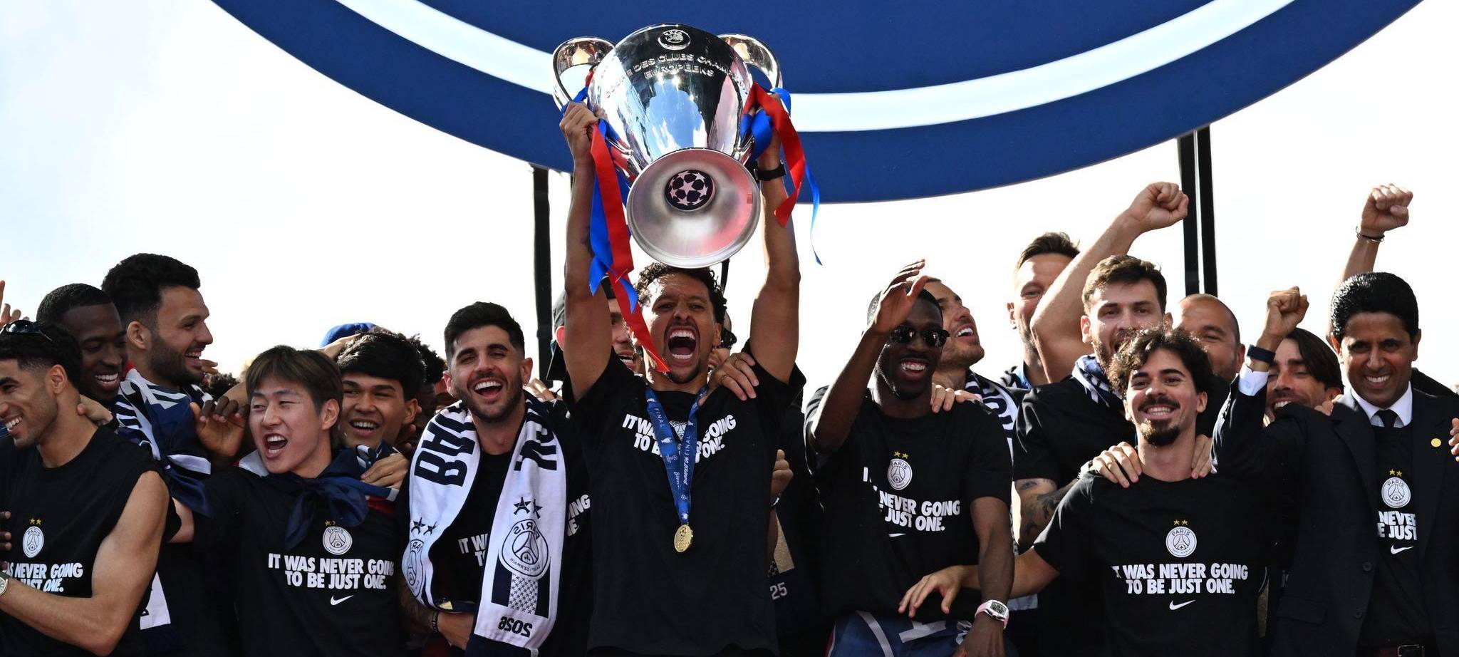 Nach dem Finale zwischen Paris Saint-Germain - FC Arsenal