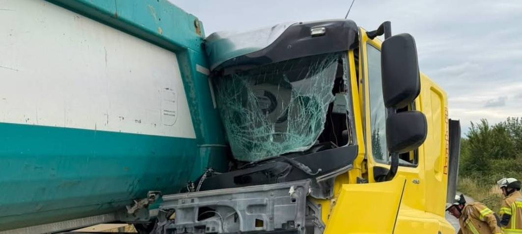 Lkw-Unfall in Anröchte: Feuerwehr im Einsatz