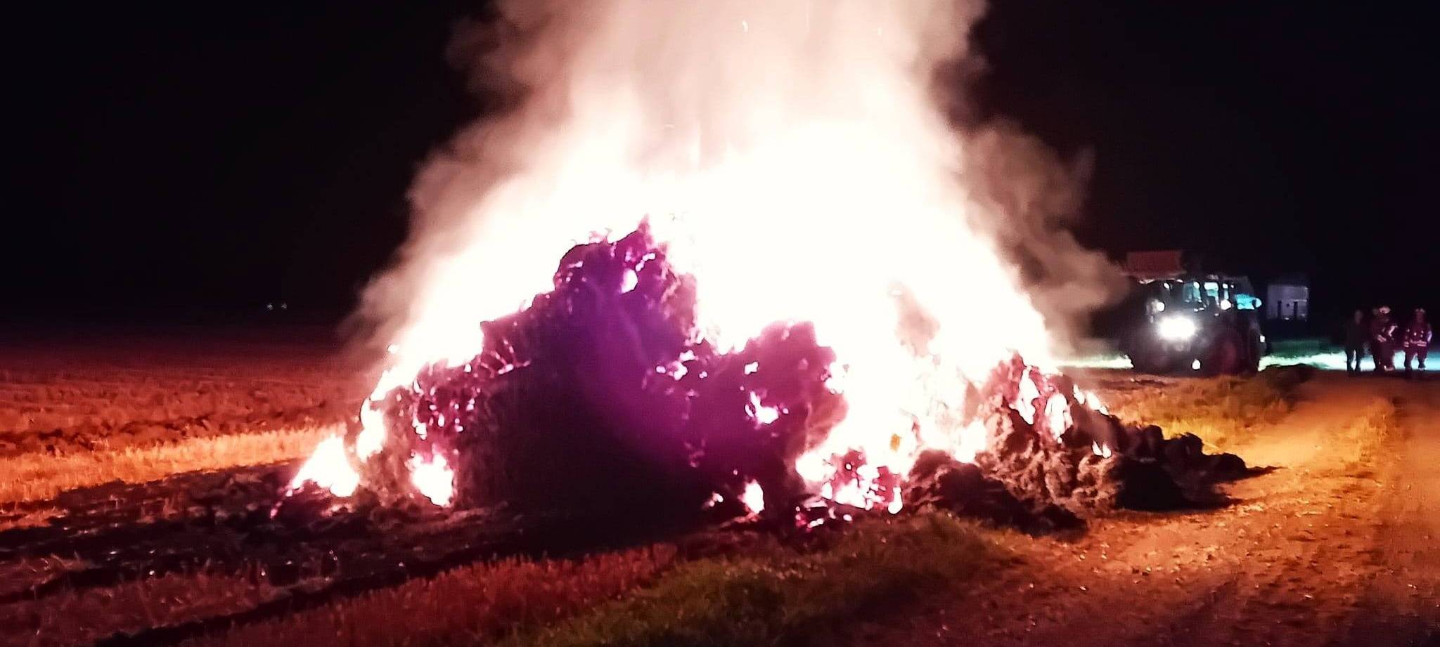 Schon wieder Feuer: 250 Strohballen brennen in Rüthen
