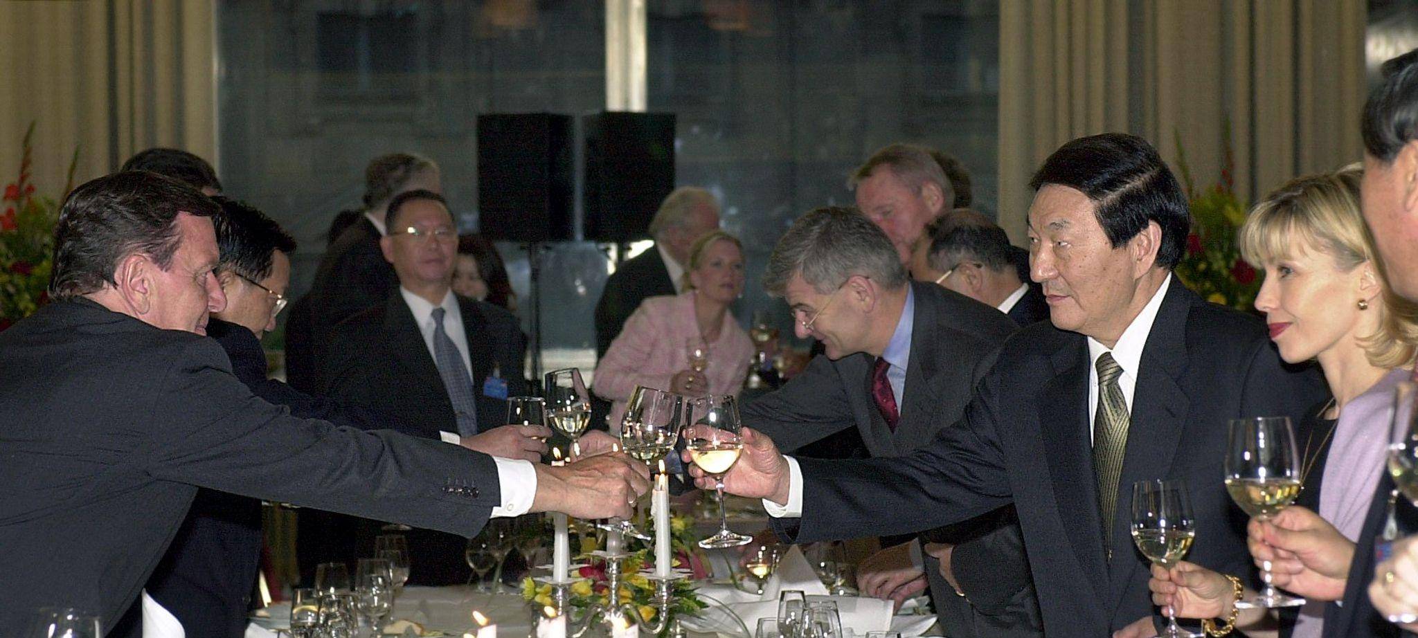 Gerhard Schröder und Zhu Rongji